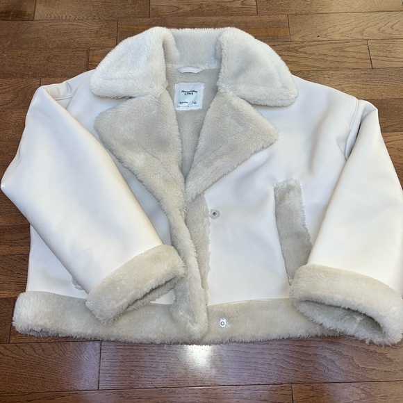 Abercrombie & Fitch Jackets & Blazers - Abercrombie & Fitch Off-White Faux Fur Trimmed Jacket Large